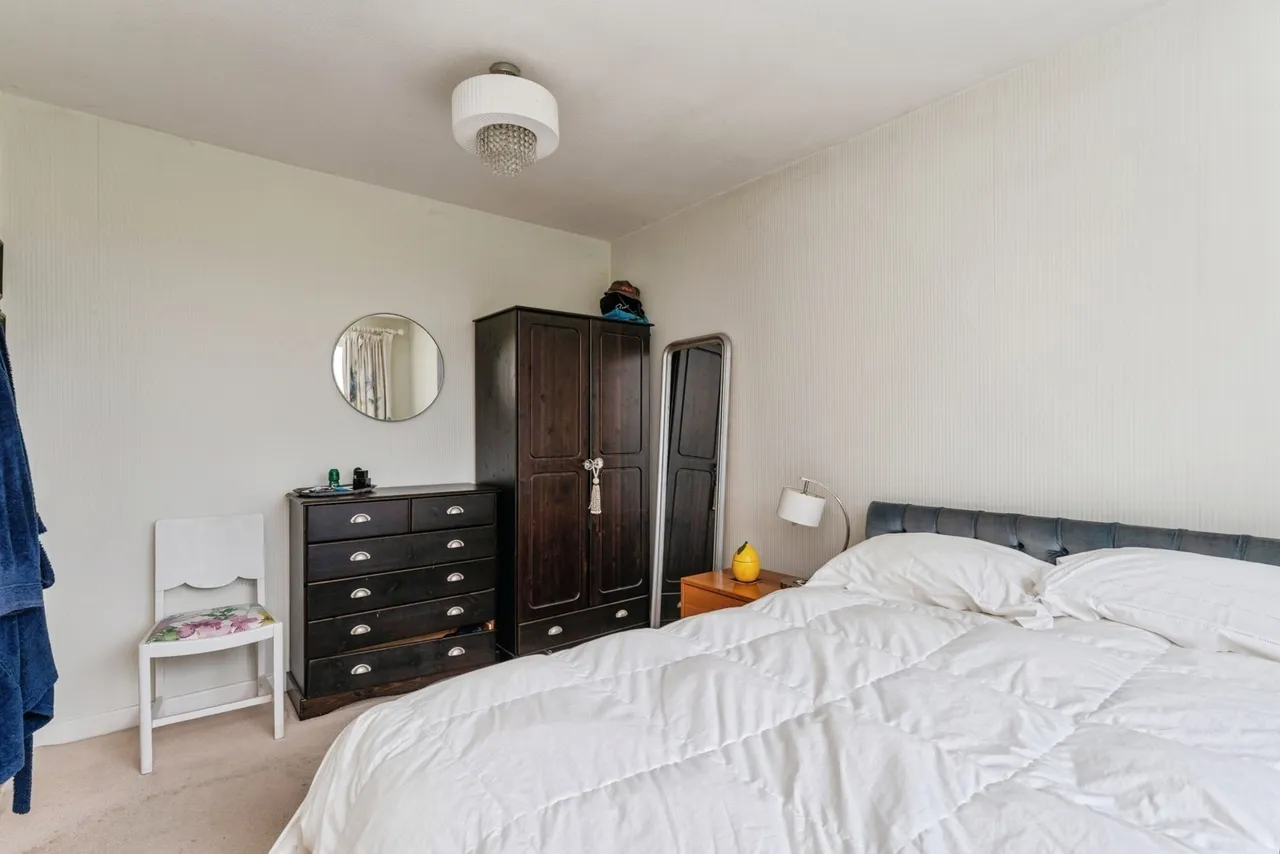 Roe Parc, St. Asaph, LL17, photo 22