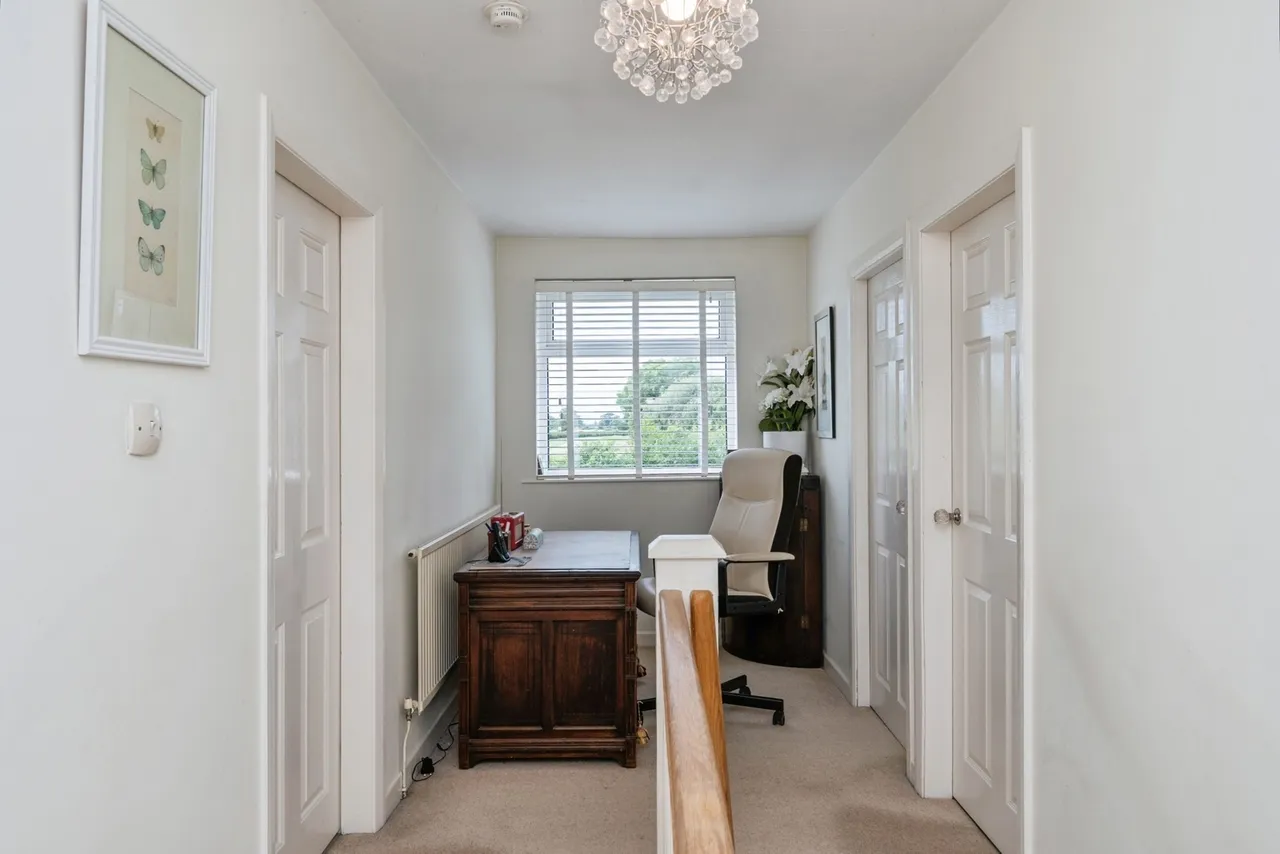 Roe Parc, St. Asaph, LL17, photo 11