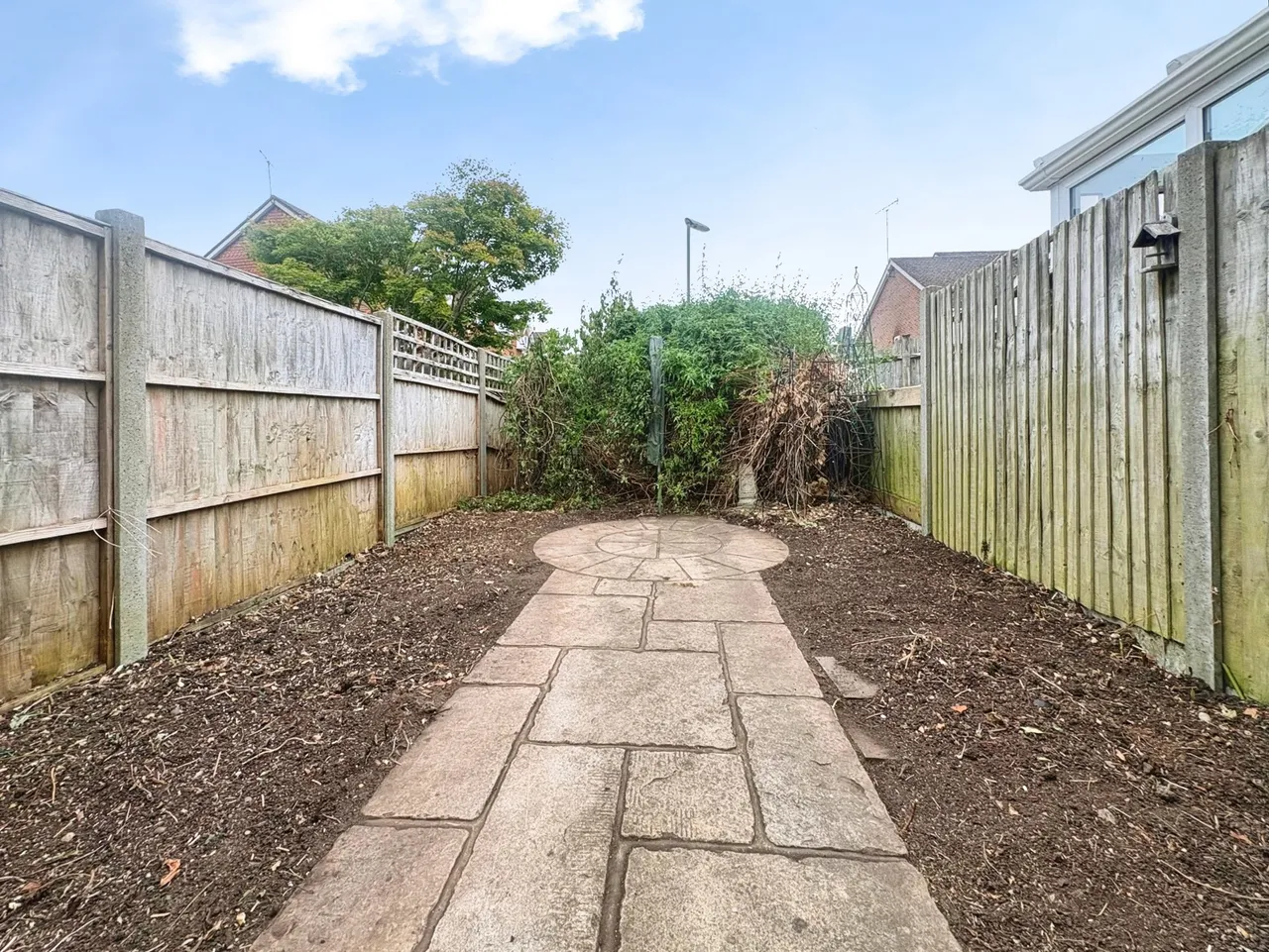 Crosby Way, Farnham, Surrey, GU9 7XG, photo 5