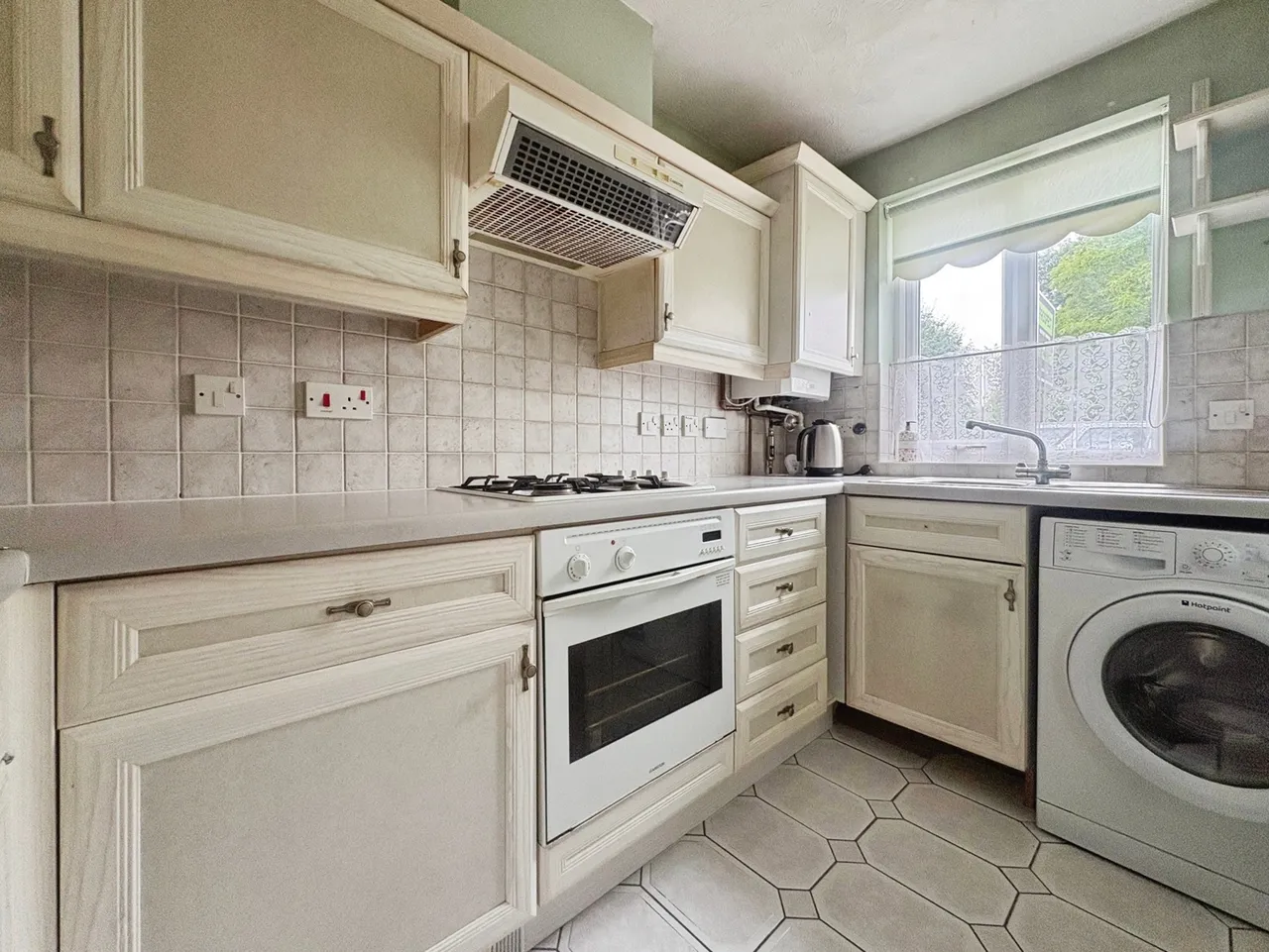 Crosby Way, Farnham, Surrey, GU9 7XG, photo 11