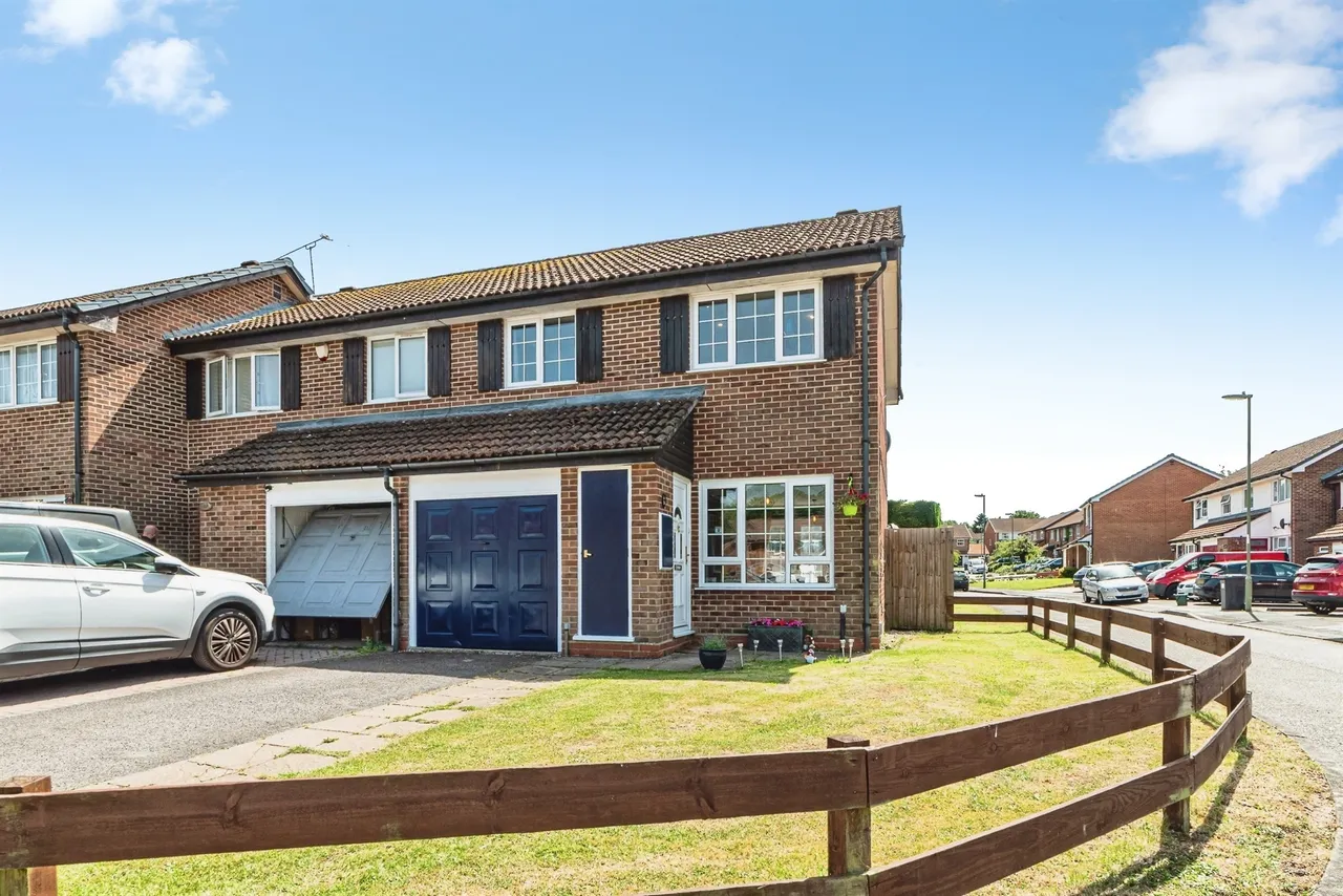 3 bed house for sale, Auklet Close, Basingstoke, RG22