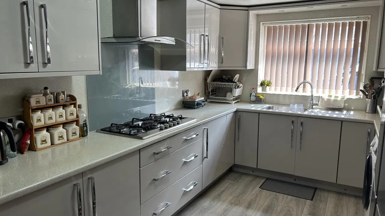 Grey Friar Walk, Bradford, BD7, photo 6