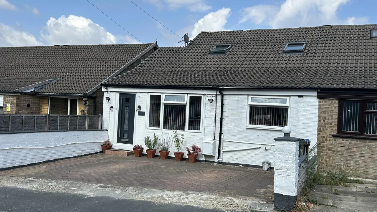 5 bed house for sale, Grey Friar Walk, Bradford, BD7