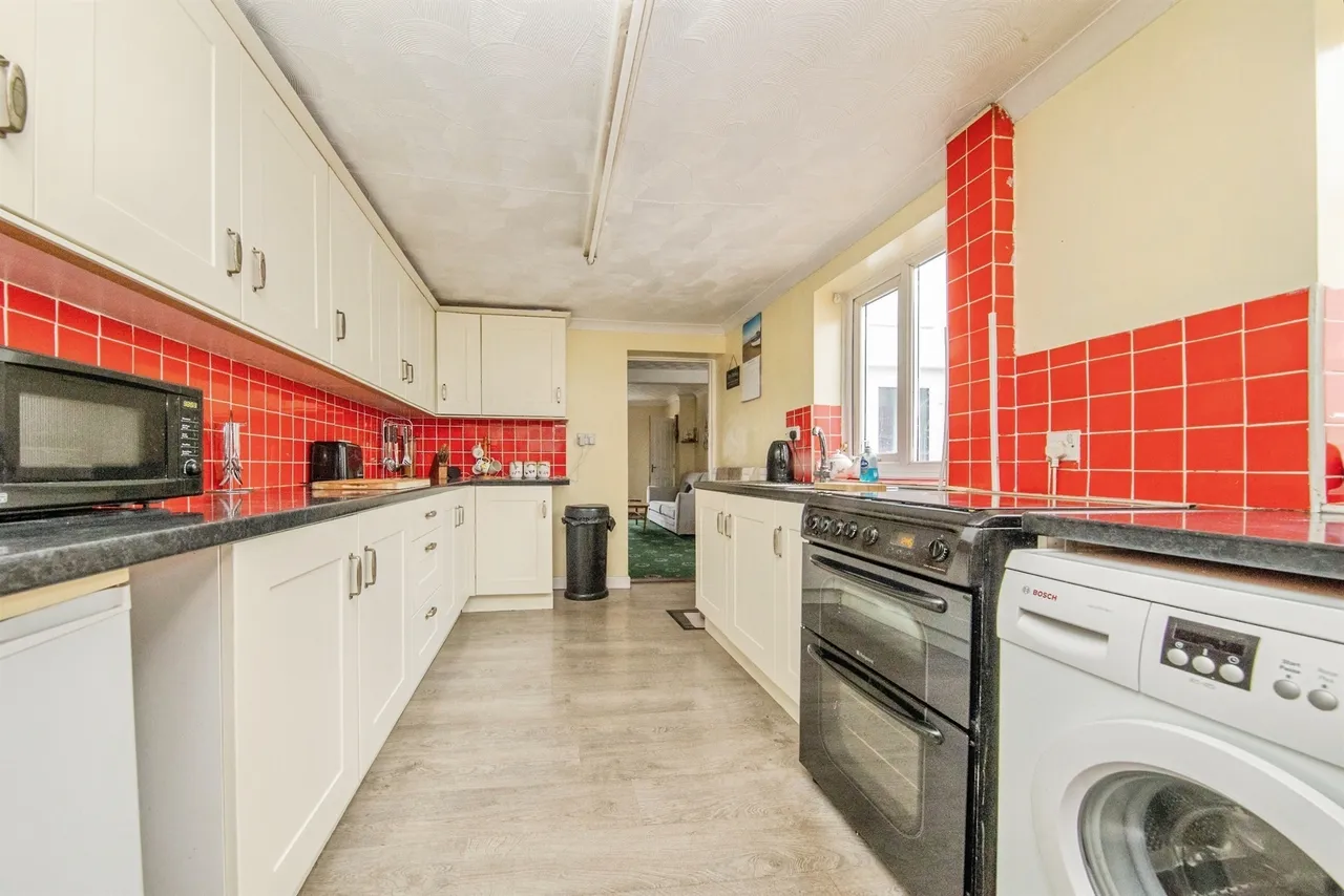 Warwick Avenue, Woodbridge, photo 5