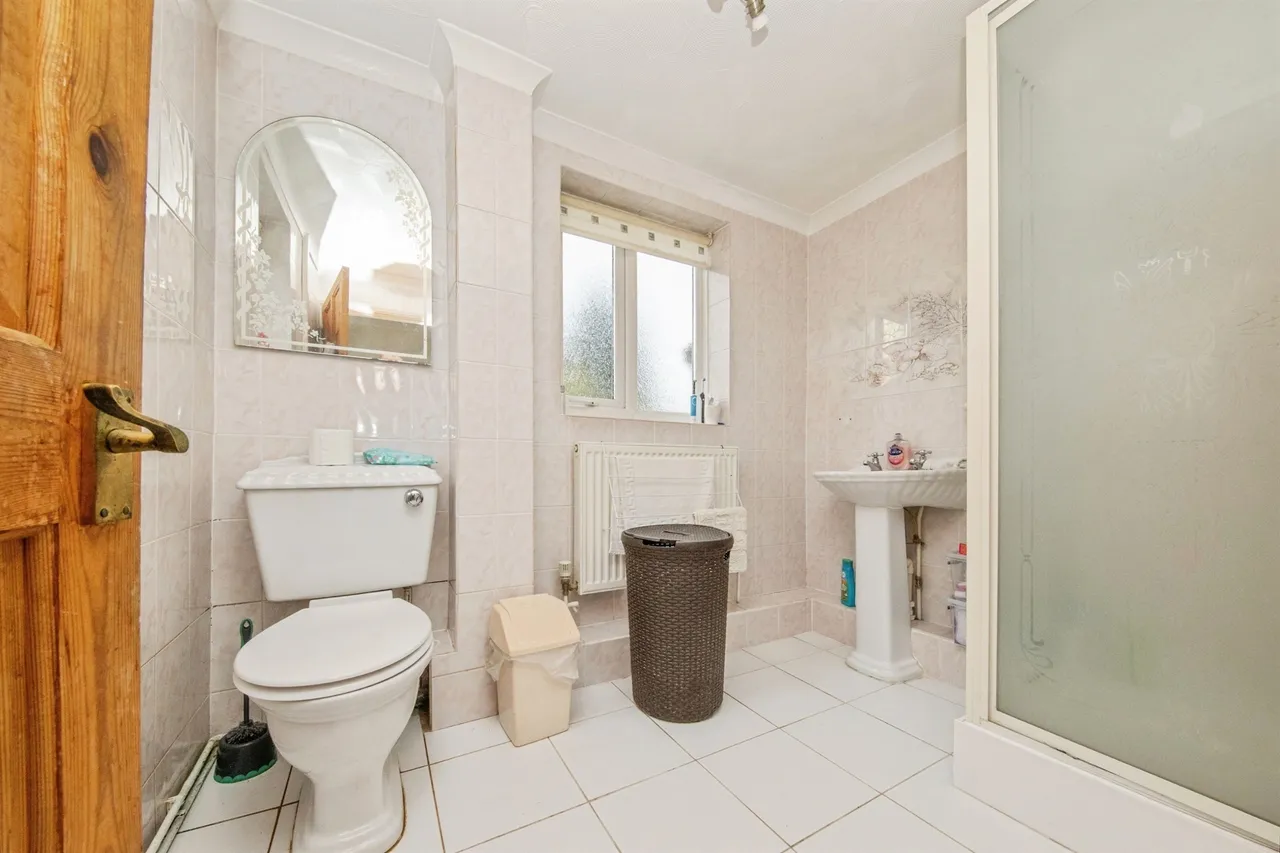 Warwick Avenue, Woodbridge, photo 9