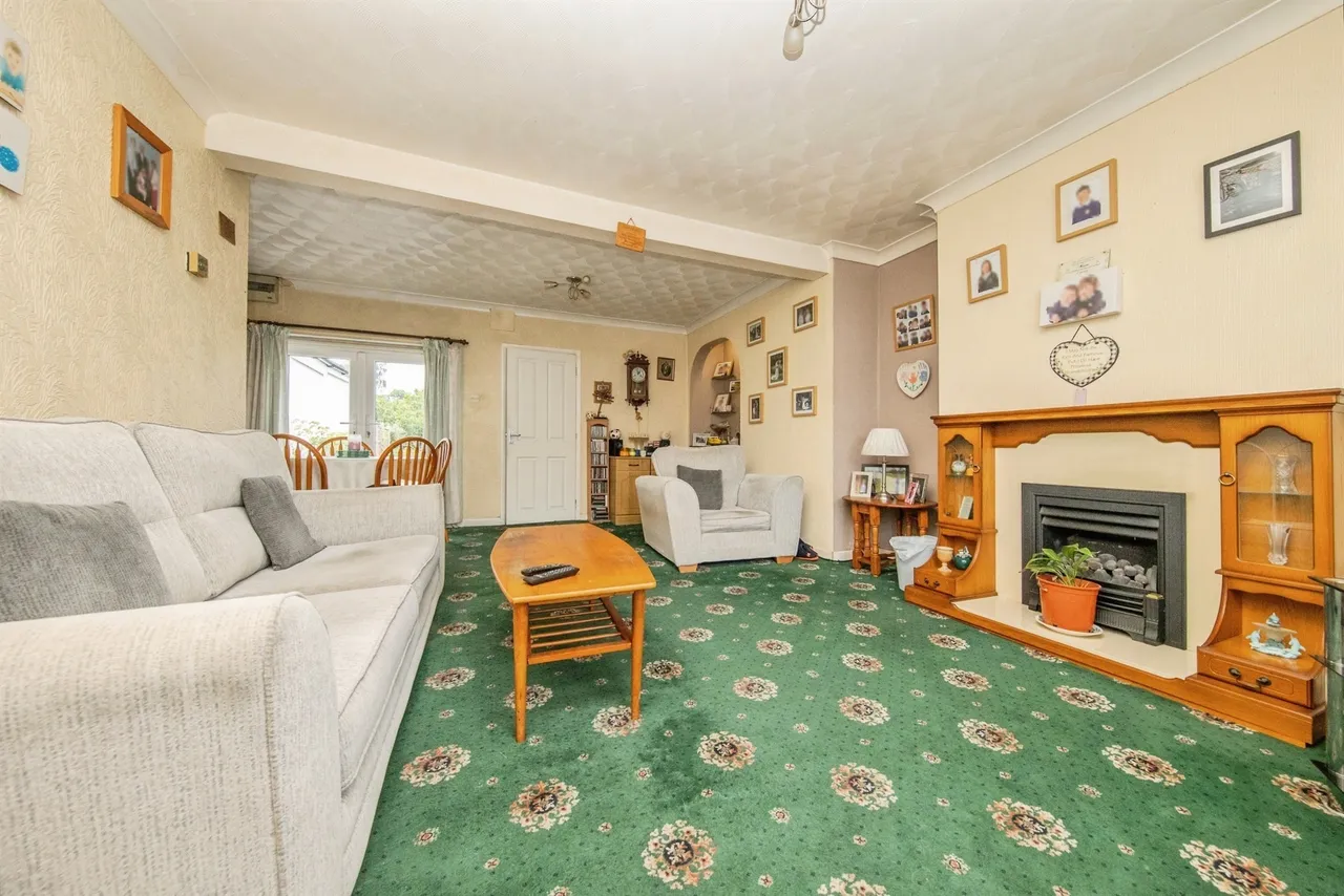 Warwick Avenue, Woodbridge, photo 4