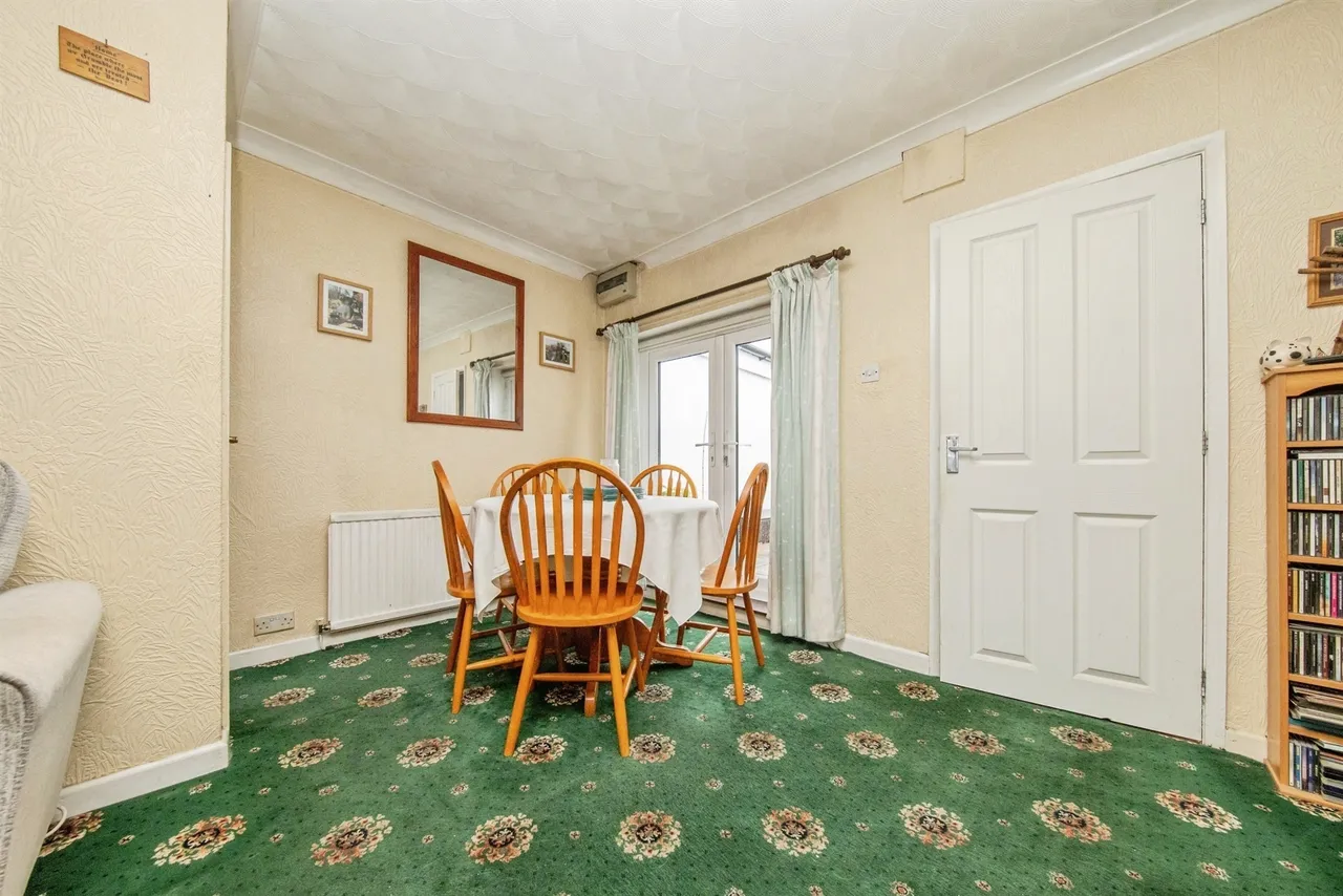Warwick Avenue, Woodbridge, photo 3