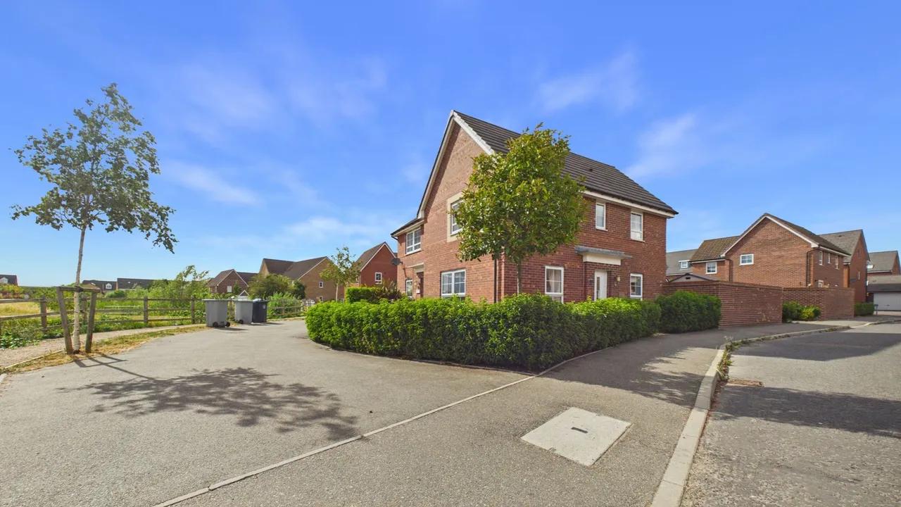 3 bed house for sale — Southwell Way, Bourne, PE10