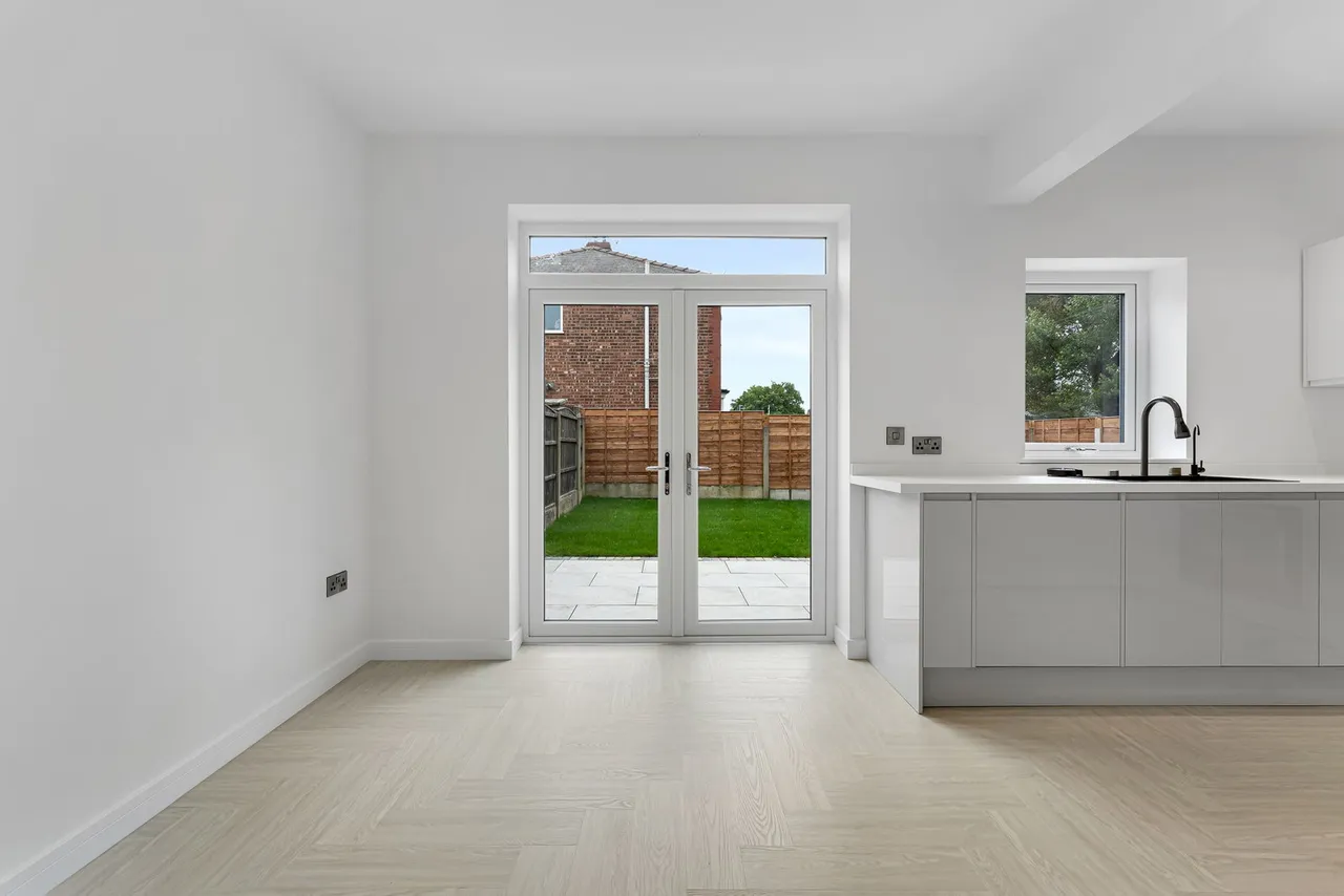 Spring Bank Avenue, Audenshaw, Manchester, M34 5WG, photo 11