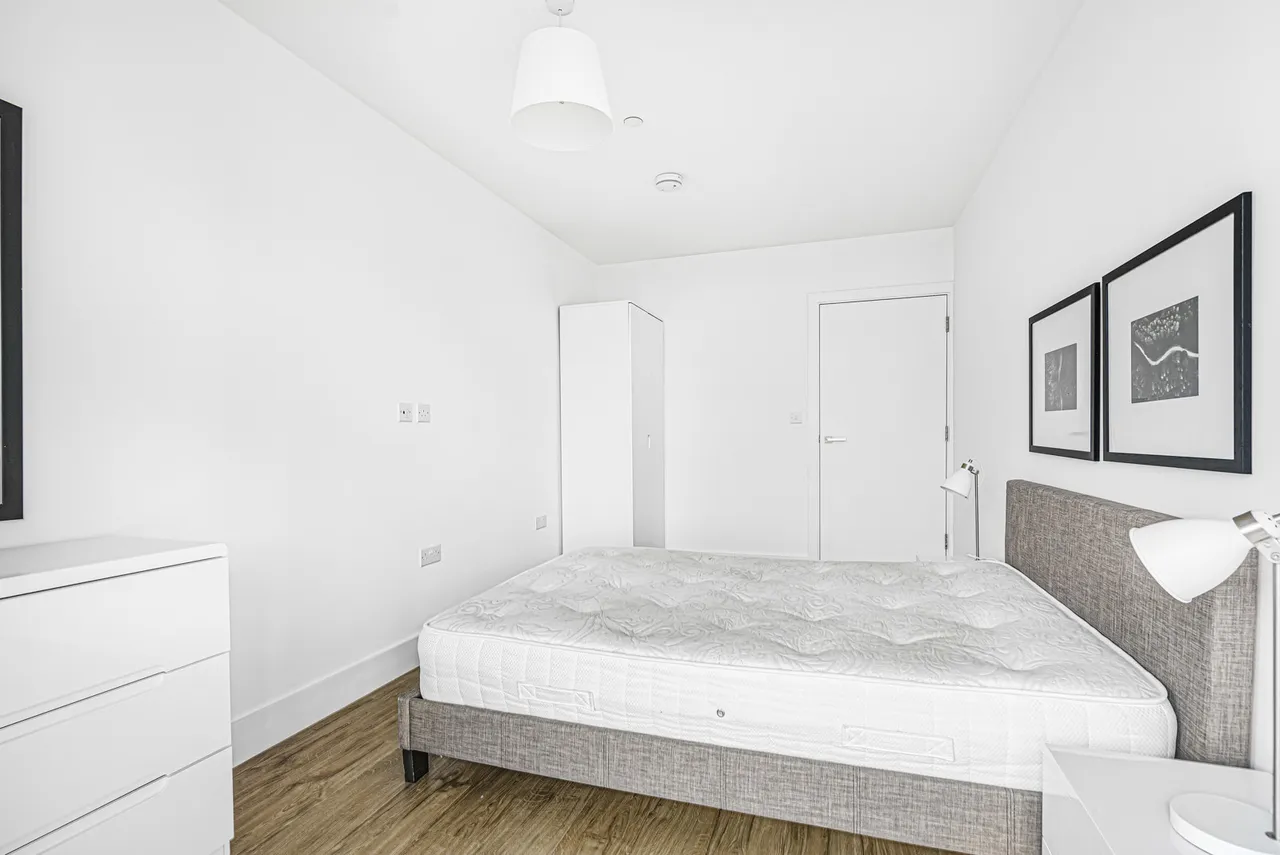 Fairfield Avenue, Staines-upon-Thames, TW18, photo 12