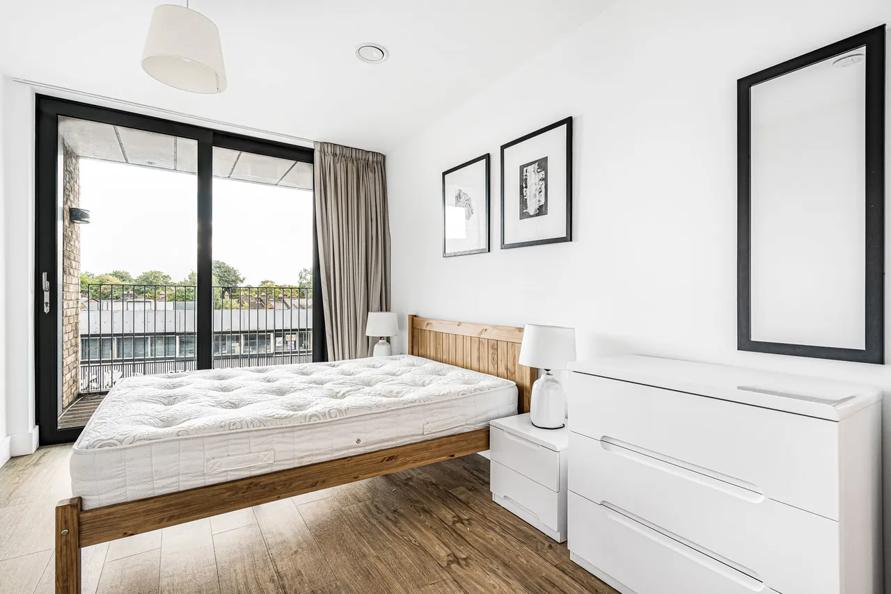 Fairfield Avenue, Staines-upon-Thames, TW18, photo 14