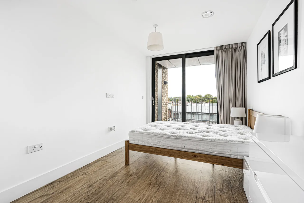 Fairfield Avenue, Staines-upon-Thames, TW18, photo 13