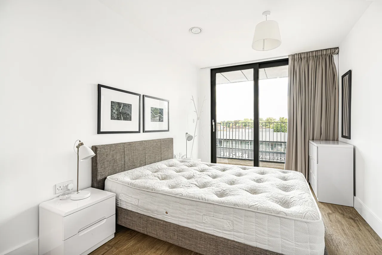 Fairfield Avenue, Staines-upon-Thames, TW18, photo 11