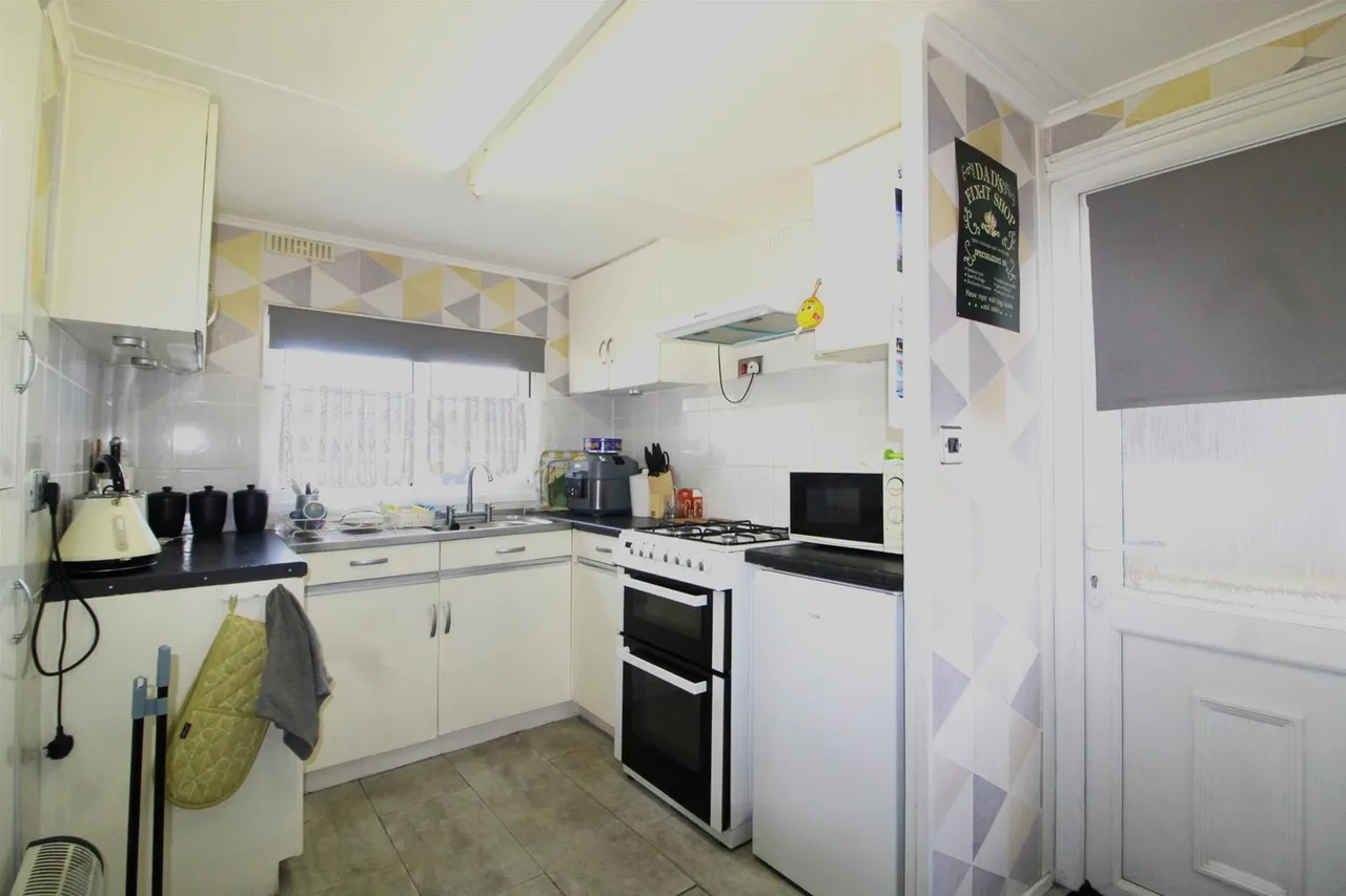 Barnet Road, Barnet EN5 3JQ, photo 3