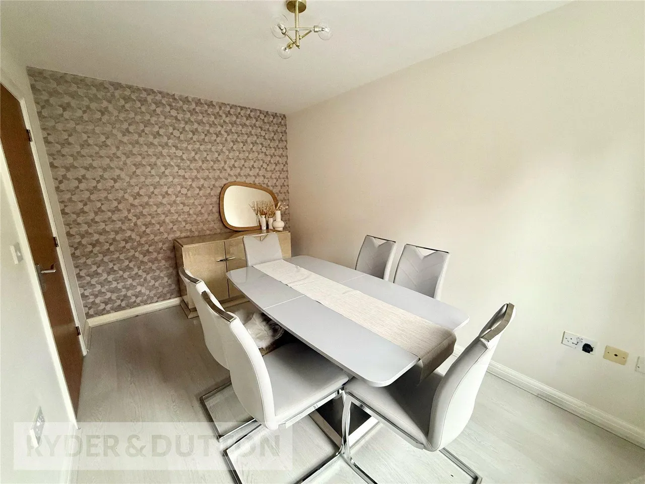 Waters Edge, Middleton, M24, photo 8