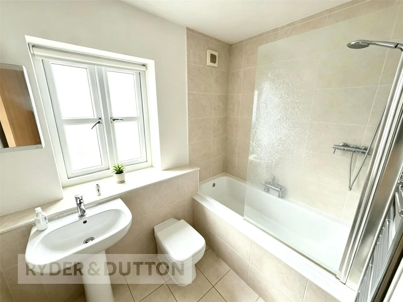 Waters Edge, Middleton, M24, photo 15