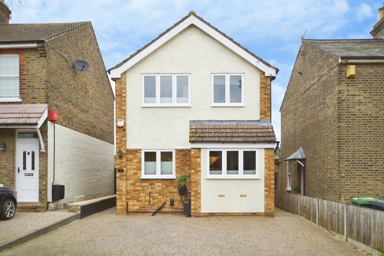 3 bed house for sale — Cromwell Avenue, Cheshunt, Waltham Cross, Hertfordshire, EN7