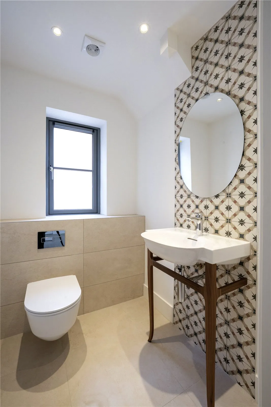 A beautifully proportioned new home with elegant finishes and a secluded west facing garden, photo 10