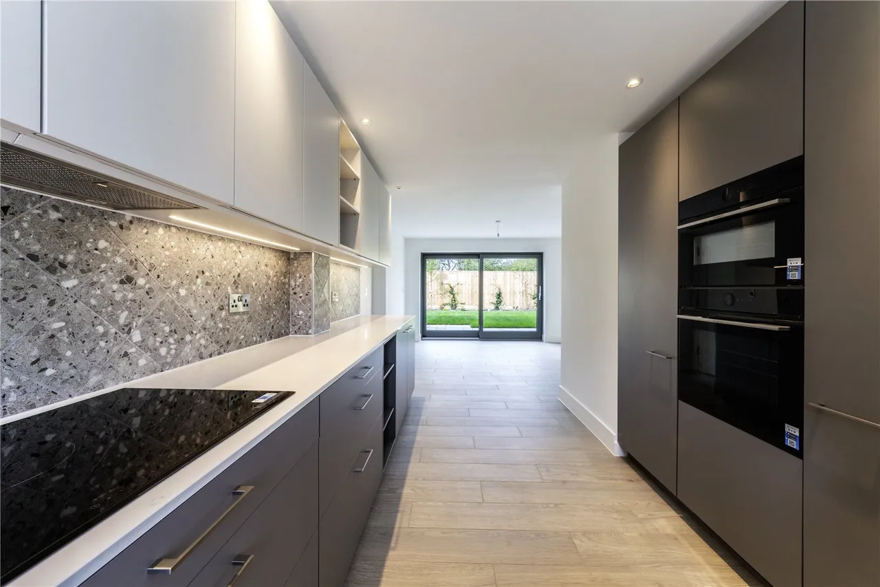 A beautifully proportioned new home with elegant finishes and a secluded west facing garden, photo 2