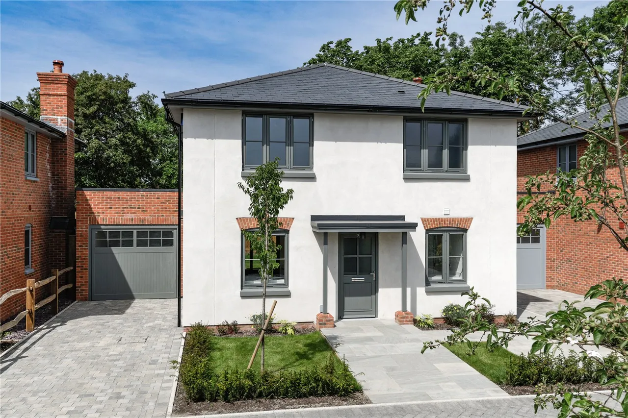 3 bed house for sale, A beautifully proportioned new home with elegant finishes and a secluded west facing garden