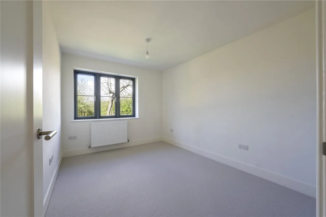 A beautifully proportioned new home with elegant finishes and a secluded west facing garden, photo 16