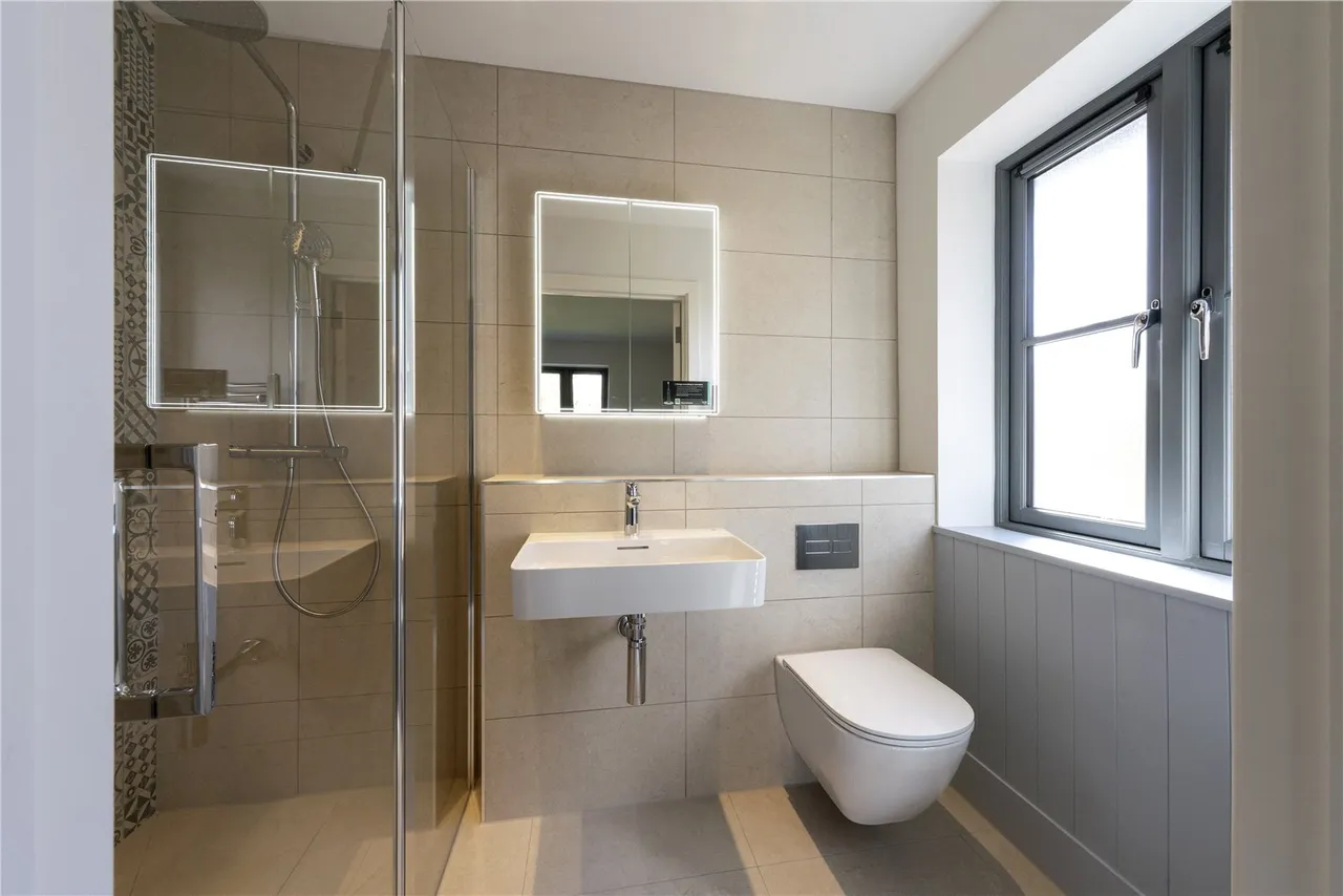 A beautifully proportioned new home with elegant finishes and a secluded west facing garden, photo 14