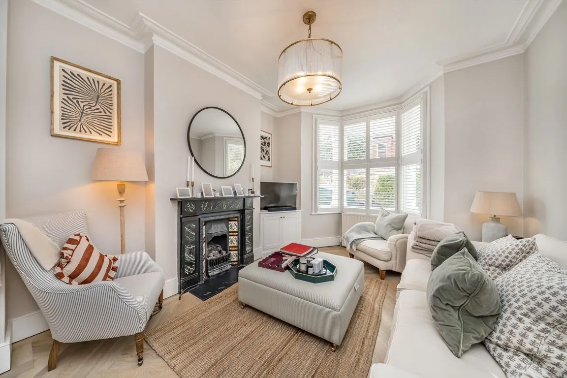 Laitwood Road, SW12, photo 2