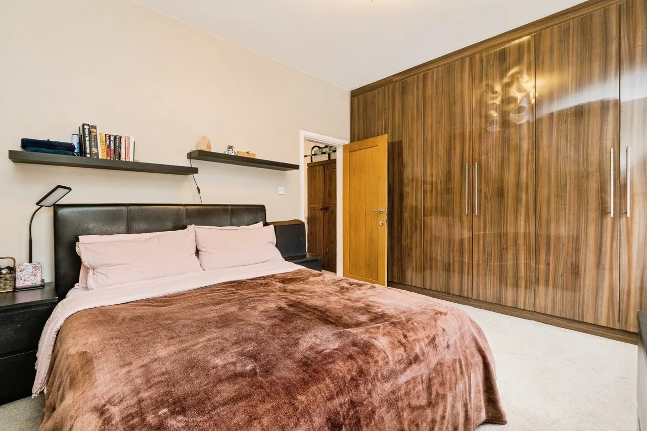 Beverley Road, East Ham, London, E6, photo 13