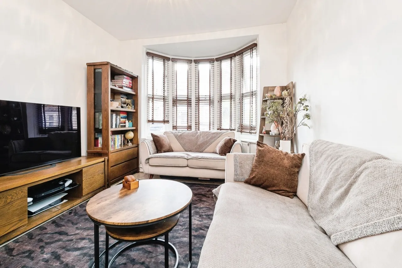 Beverley Road, East Ham, London, E6, photo 6