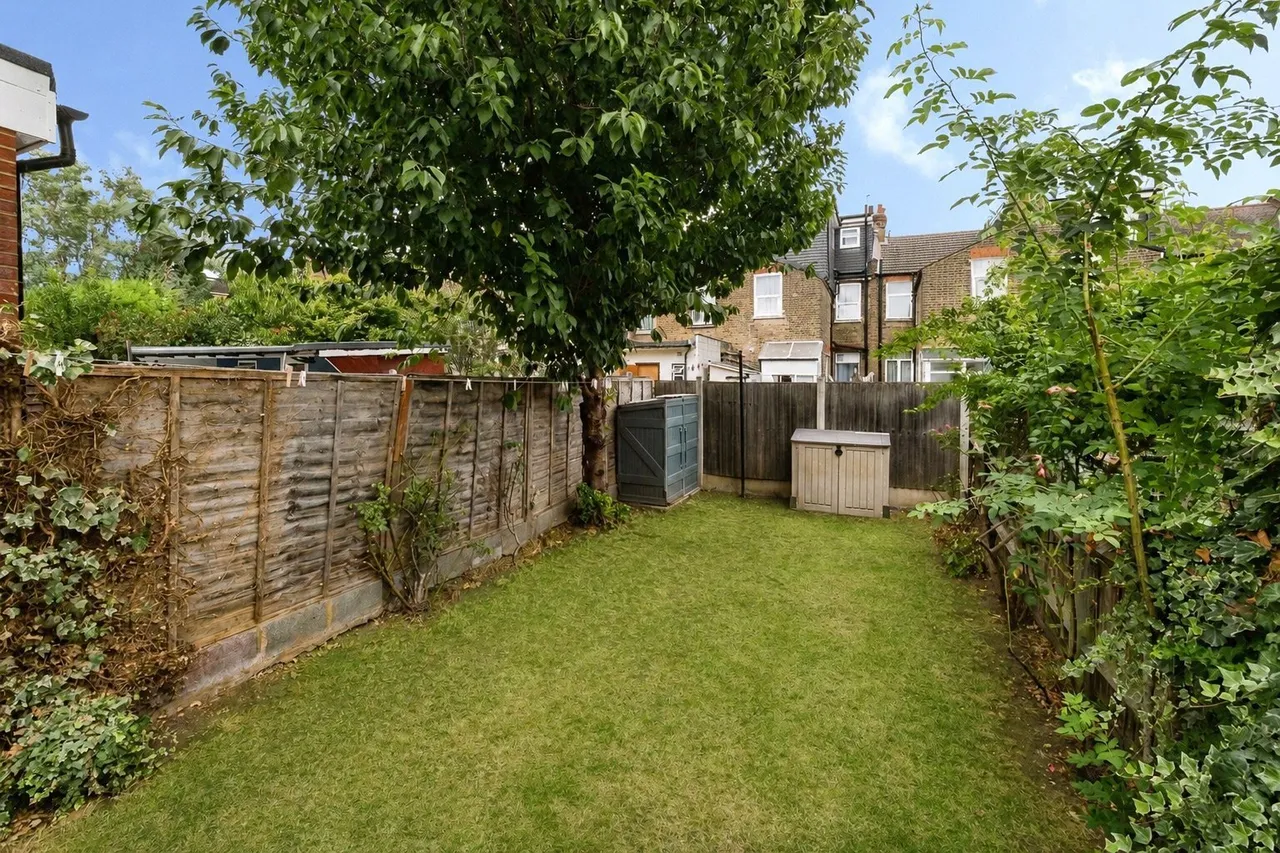 Beverley Road, East Ham, London, E6, photo 18