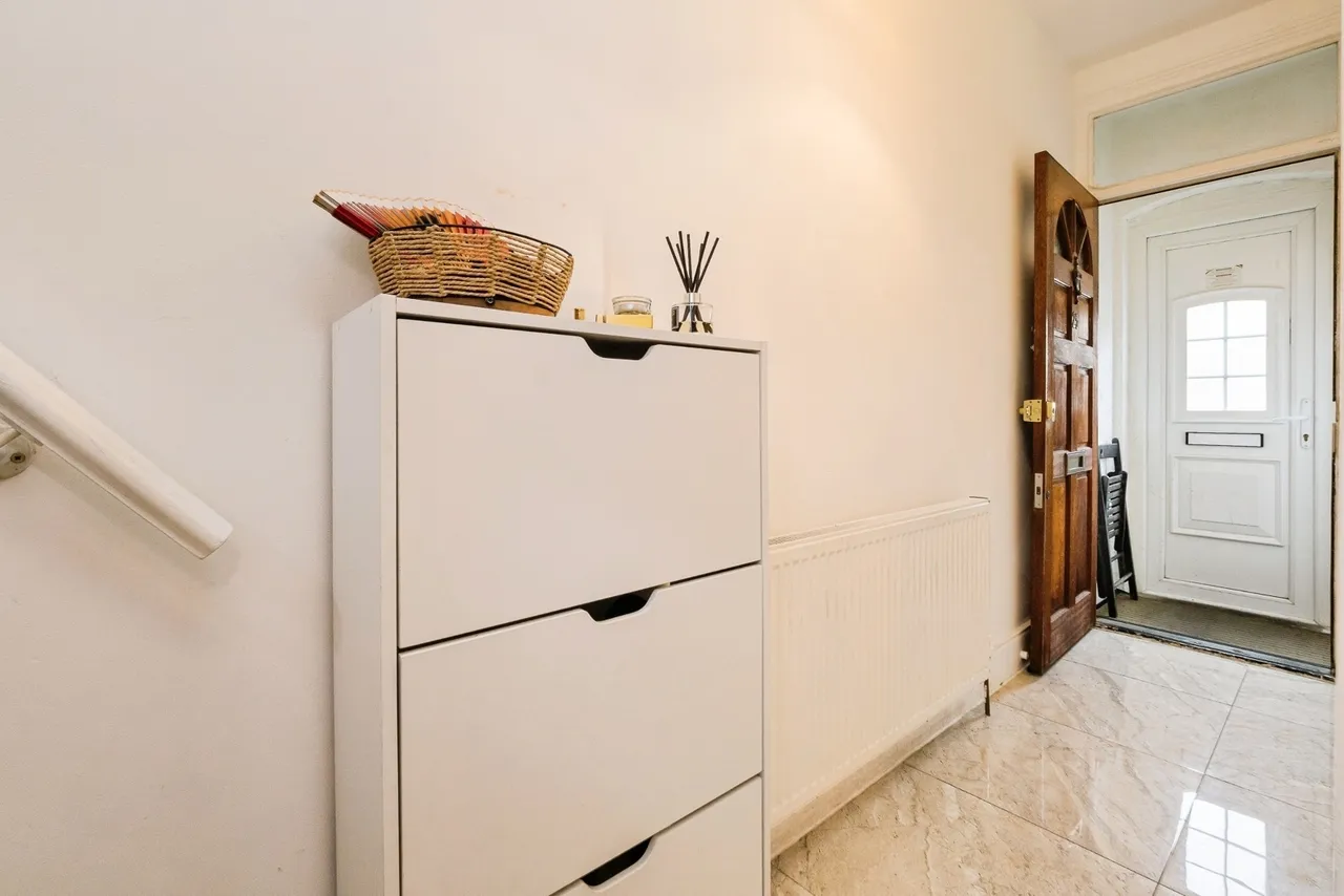 Beverley Road, East Ham, London, E6, photo 16