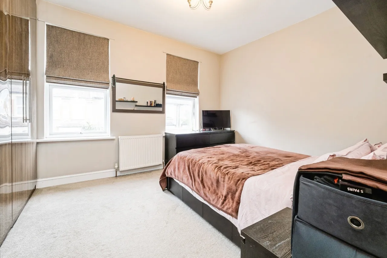 Beverley Road, East Ham, London, E6, photo 11