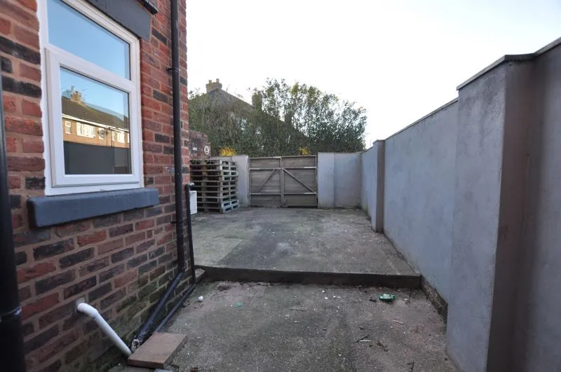 To LetPark Road, Adlington, photo 12