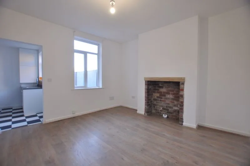 To LetPark Road, Adlington, photo 4