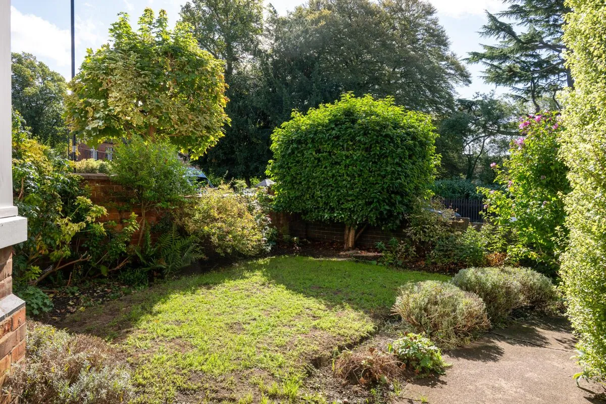 Hillmorton Road, Rugby, CV22, photo 23