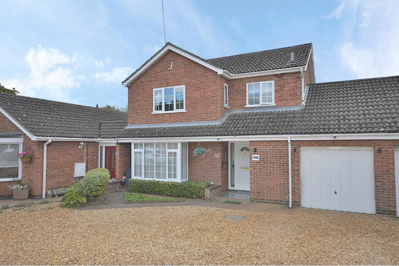 3 bed house for sale — Mill Lane, Kingsthorpe, Northampton, NN2 6RQ