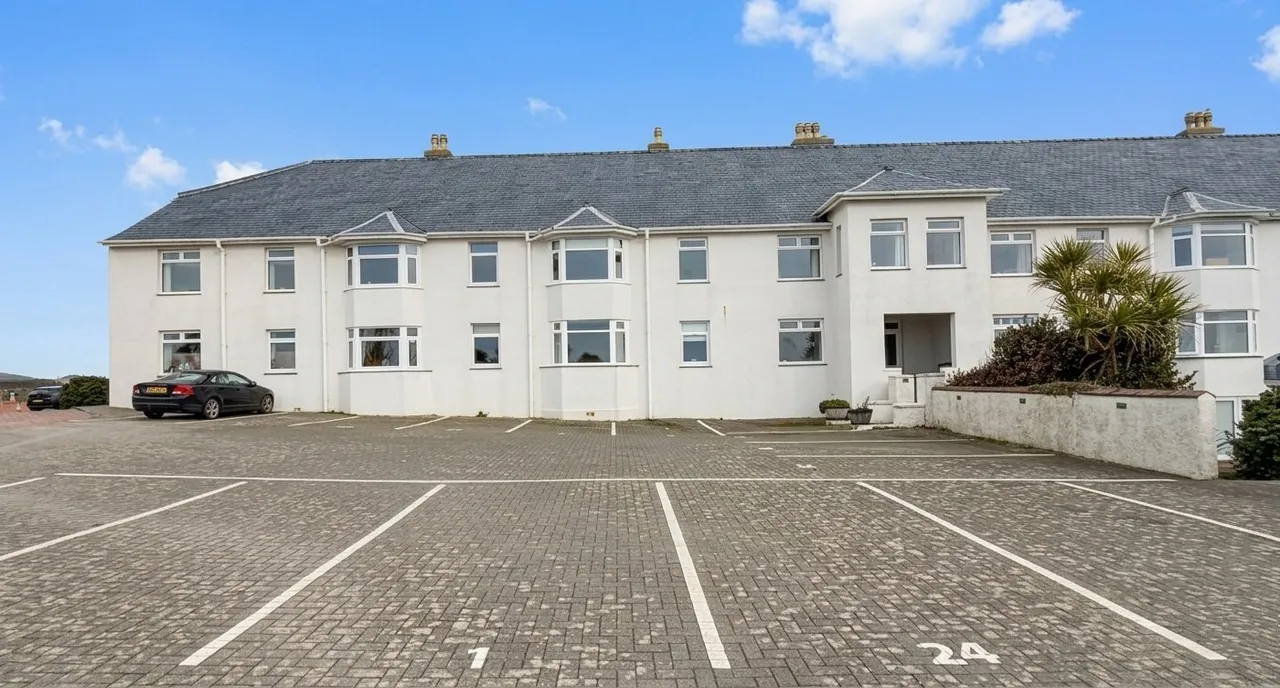 Lon Isallt, Trearddur Bay, photo 2