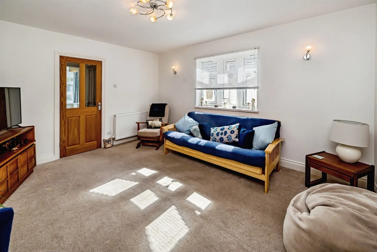 Mead Way, Slough, SL1, photo 5