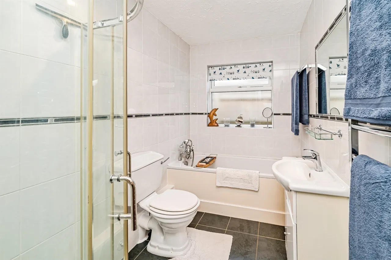 Mead Way, Slough, SL1, photo 3