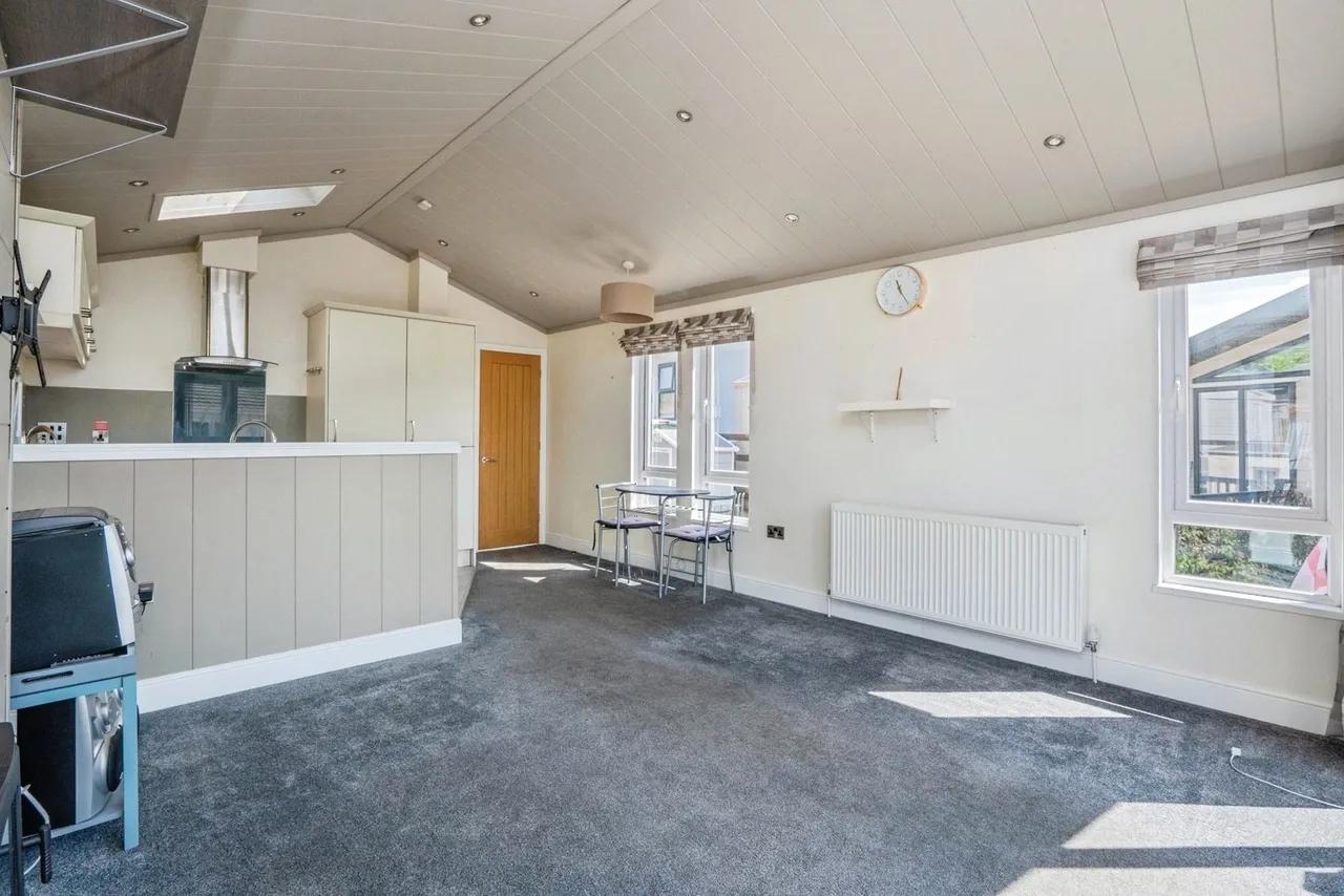 Southwick Road, North Boarhunt, PO17, photo 17
