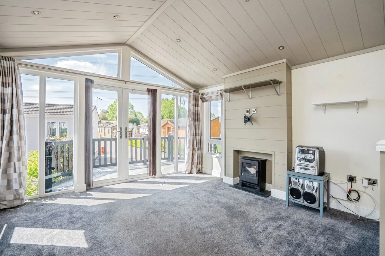 Southwick Road, North Boarhunt, PO17, photo 7