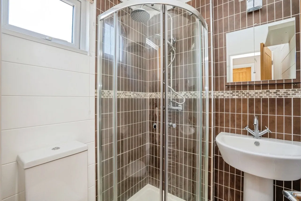 Southwick Road, North Boarhunt, PO17, photo 14