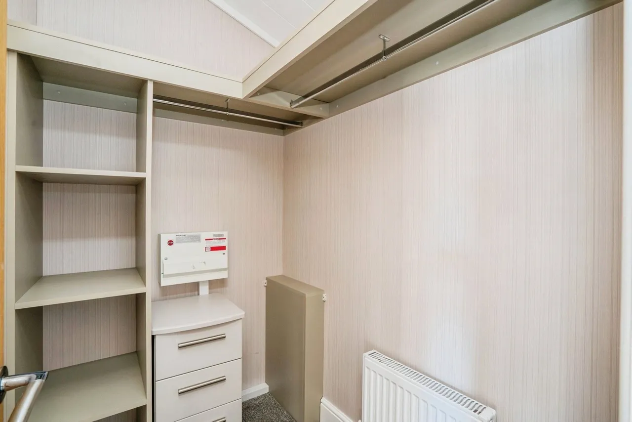 Southwick Road, North Boarhunt, PO17, photo 12
