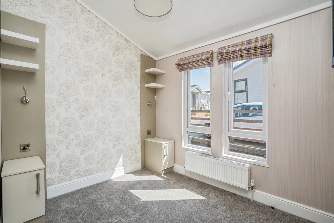 Southwick Road, North Boarhunt, PO17, photo 10
