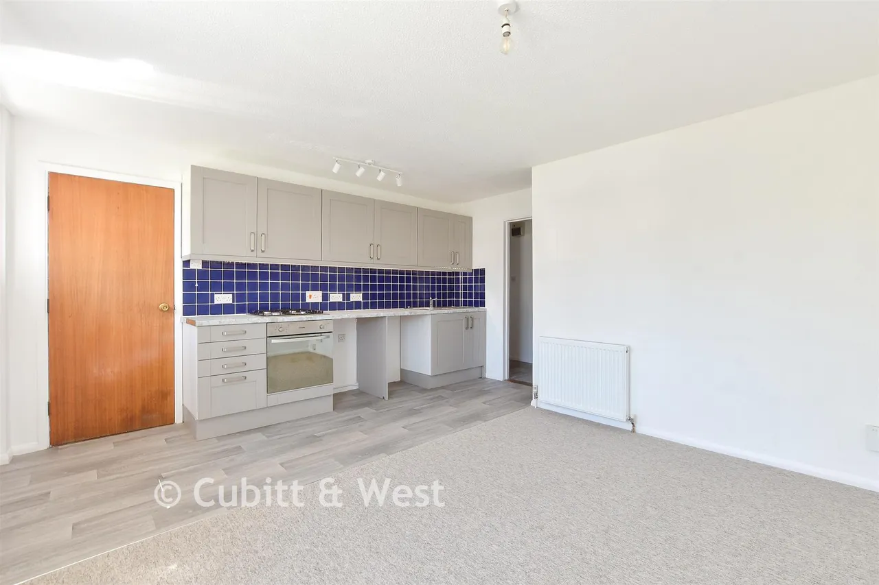 Elmbridge Road, Cranleigh, GU6, photo 5