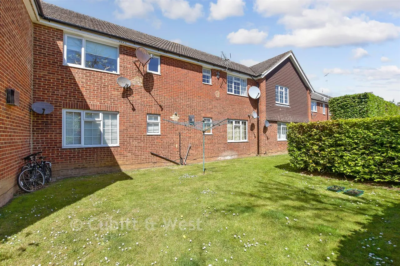 Elmbridge Road, Cranleigh, GU6, photo 9