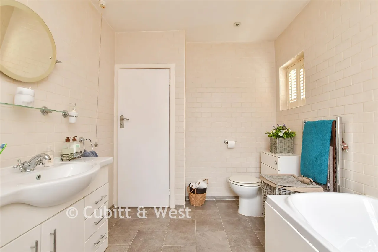 Angus Road, Goring-By-Sea, BN12, photo 19