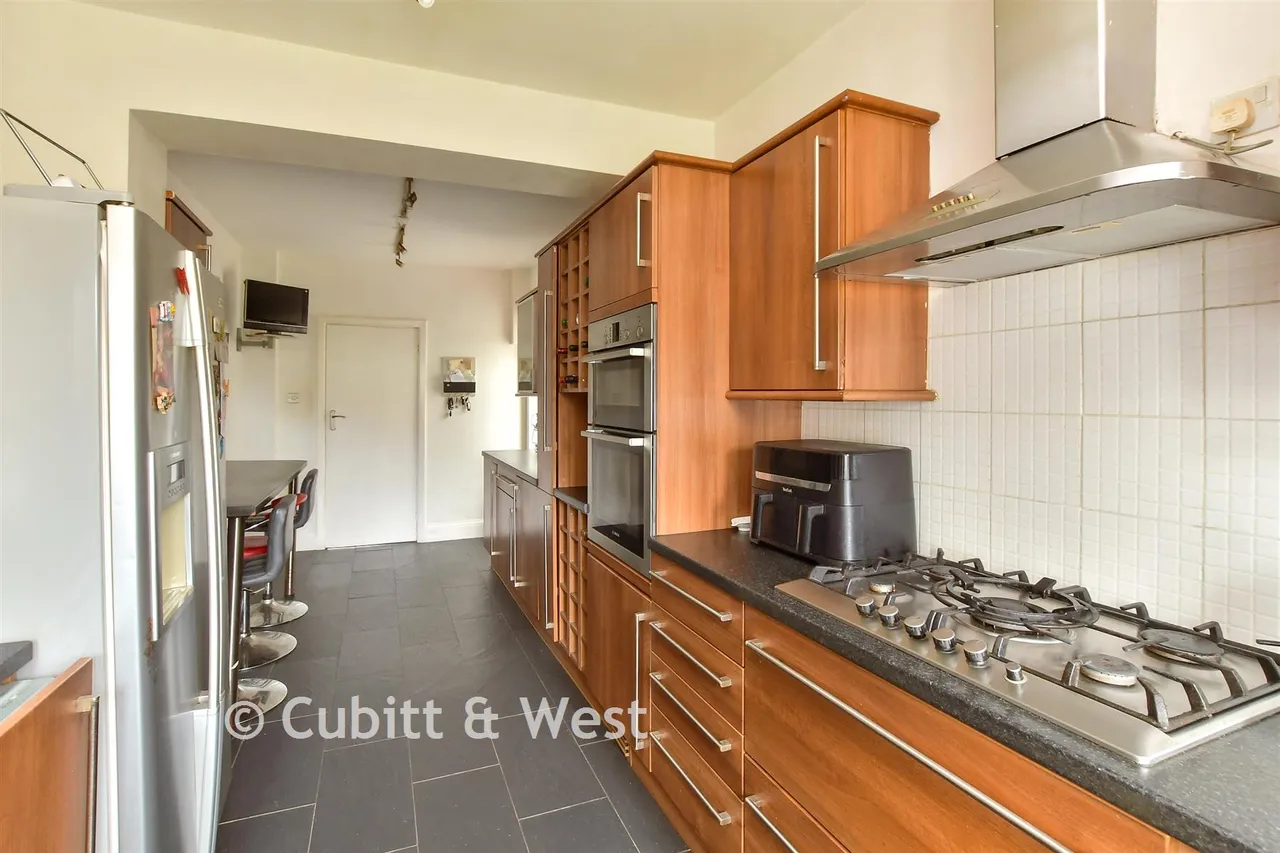 Angus Road, Goring-By-Sea, BN12, photo 8
