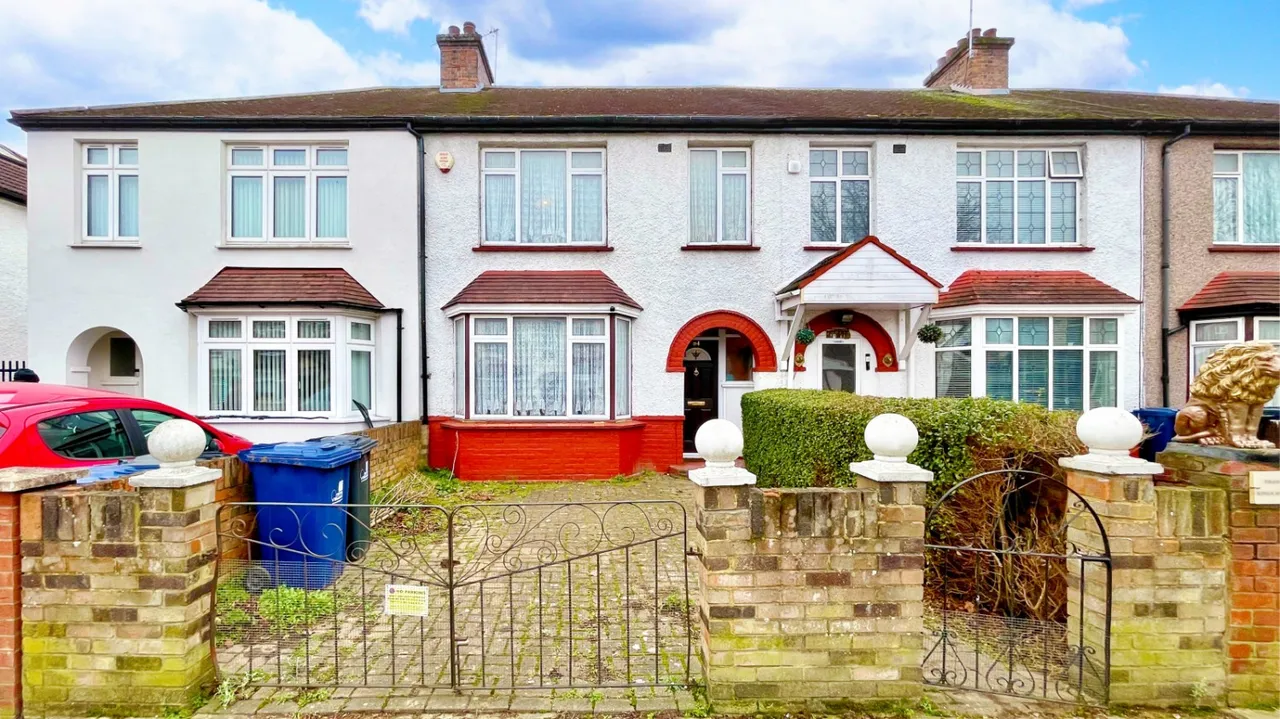 Kings Avenue, Greenford, UB6, photo 4