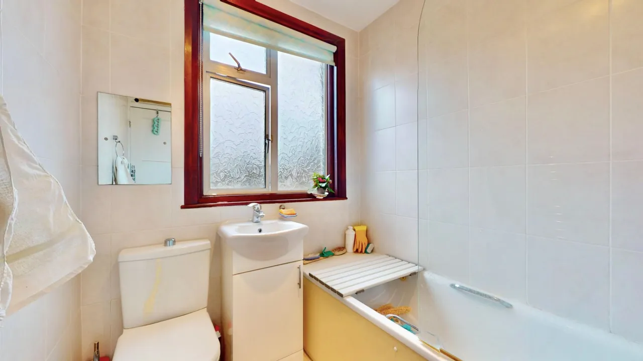 Kings Avenue, Greenford, UB6, photo 10